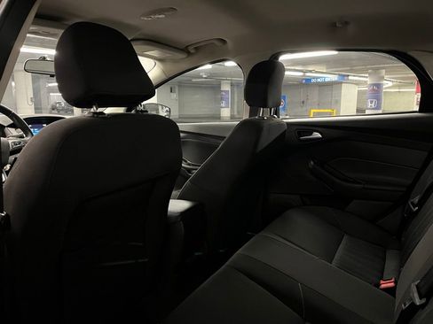 Used 2015 Ford Focus SE w/ SE Ecoboost Package image 18