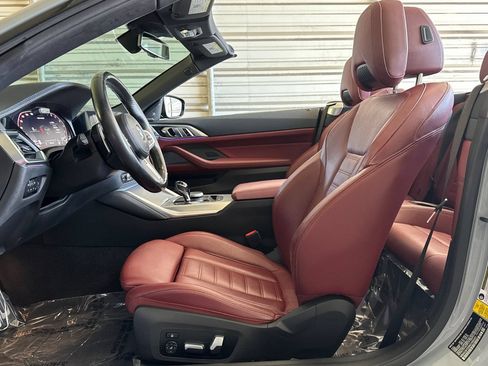 Used 2022 BMW M440i Convertible RWD image 11