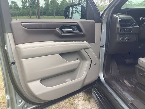 New 2026 GMC Yukon XL Elevation w/ LPO, Elevation Black Package RWD image 11