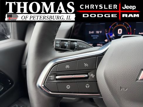 Used 2026 Chevrolet Suburban High Country AWD/4WD image 15
