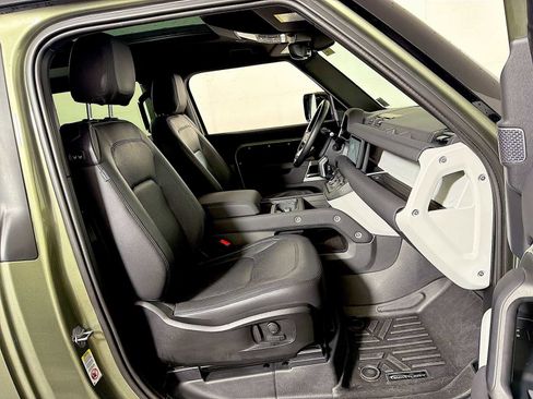 Used 2023 Land Rover Defender 90 S image 24