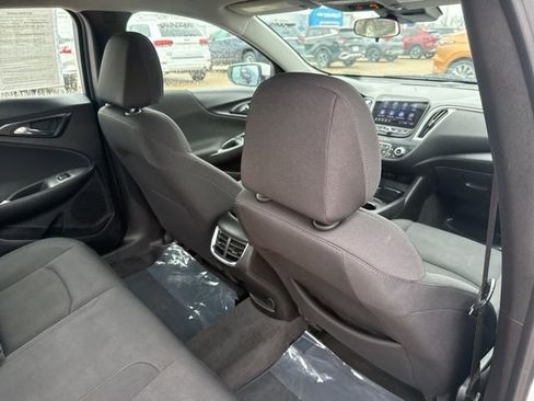 Used 2024 Chevrolet Malibu LT image 40