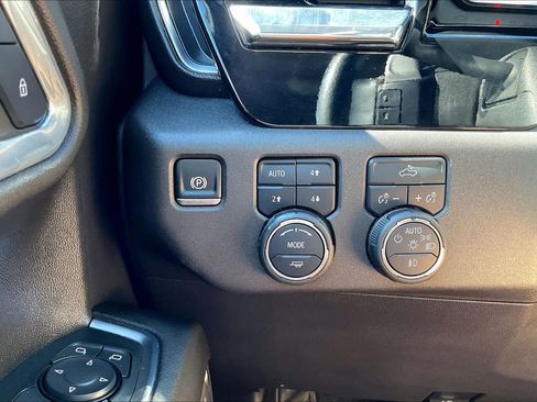 Used 2024 Chevrolet Silverado 1500 LT Trail Boss w/ Convenience Package II image 31