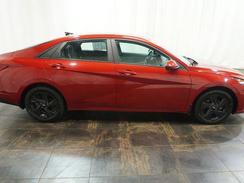 Used 2022 Hyundai Elantra SEL FWD image 4
