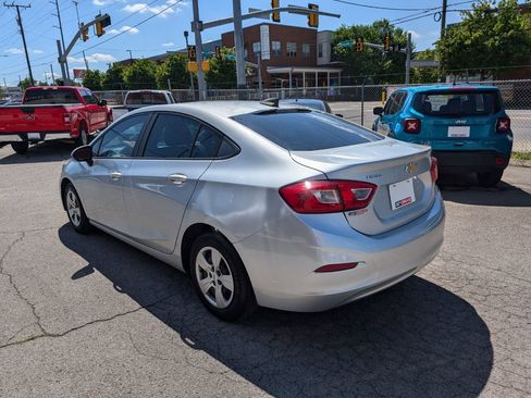 Used 2018 Chevrolet Cruze LS FWD image 8