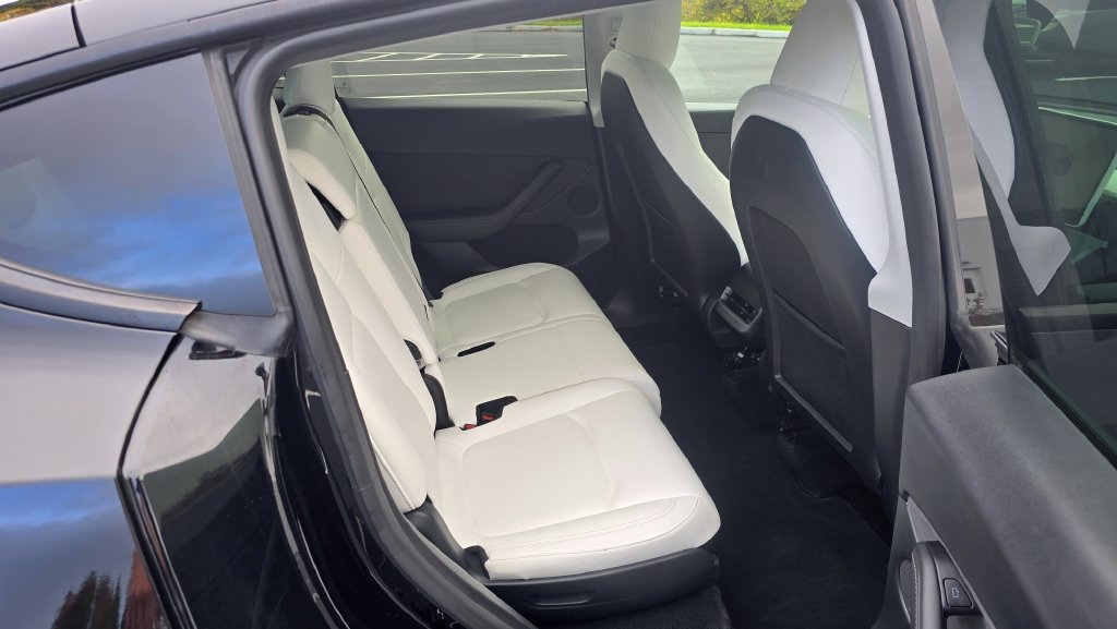 Used 2023 Tesla Model Y Long Range AWD/4WD image 12