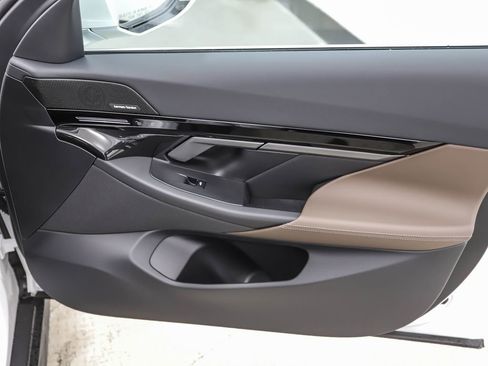 Certified 2025 BMW 530i xDrive 530i xDrive w/ Premium Package image 27