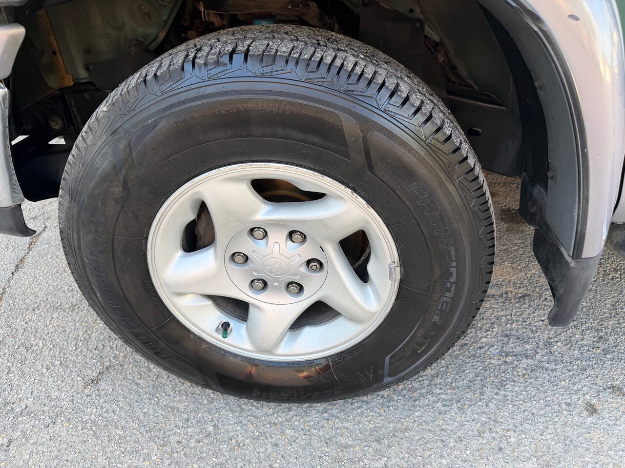 Used 2000 Toyota Tundra Limited RWD image 24