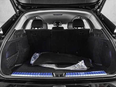 Certified 2025 Audi Q5 Premium w/ Convenience Package AWD/4WD image 6