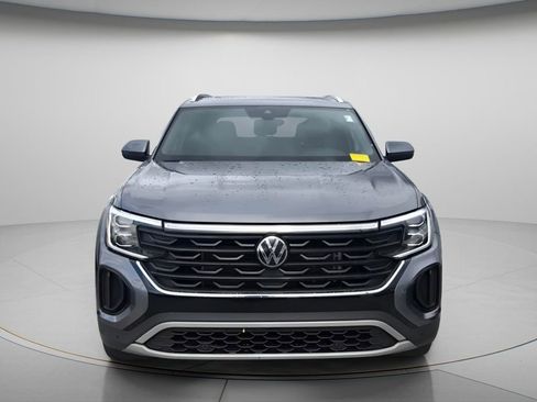 Used 2024 Volkswagen Atlas Cross Sport SE image 3