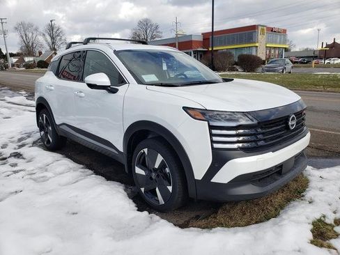 New 2025 Nissan Kicks SR w/ Illumination Package image 9