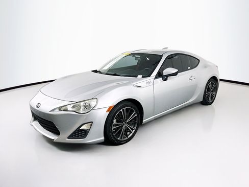 Used 2013 Scion FR-S RWD image 3