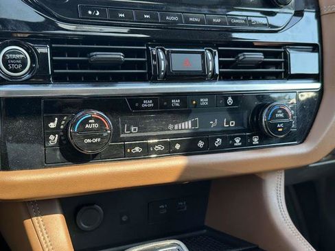 Used 2022 Nissan Pathfinder Platinum AWD/4WD image 39