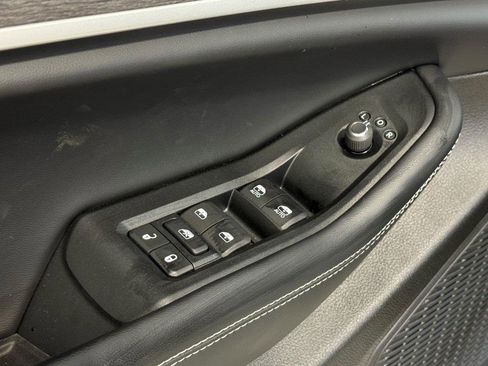 New 2025 Jeep Grand Cherokee Limited w/ Luxury Tech Group II image 27