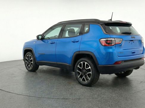 Used 2025 Jeep Compass Trailhawk w/ Trailer Tow Group AWD/4WD image 6