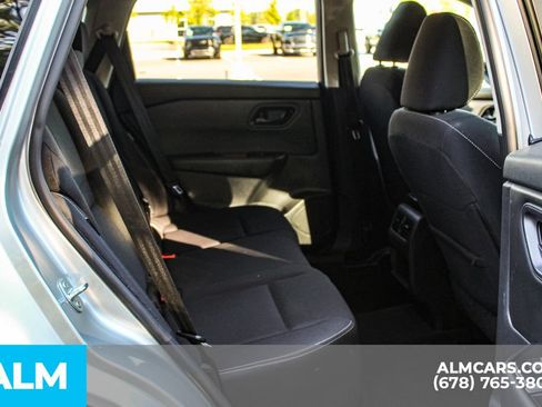 Used 2024 Nissan Rogue S FWD image 18