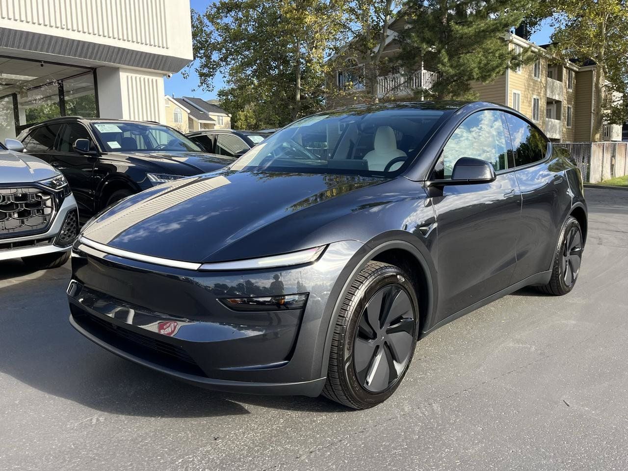 Used 2026 Tesla Model Y Long Range RWD image 27