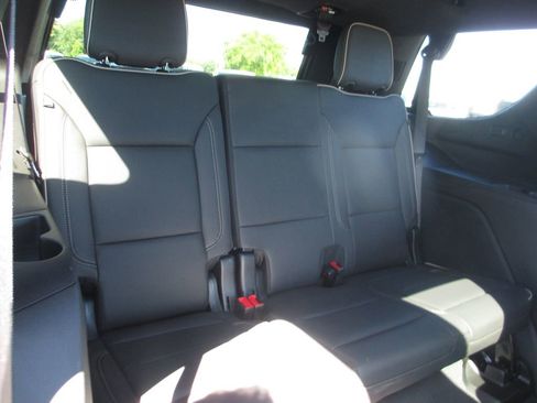 Used 2025 GMC Yukon Elevation w/ Elevation Premium Package AWD/4WD image 27
