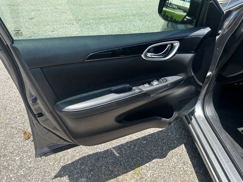 Used 2019 Nissan Sentra SV FWD image 10