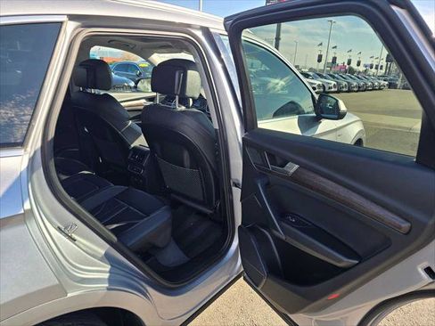 Used 2025 Audi Q5 2.0T Premium image 13