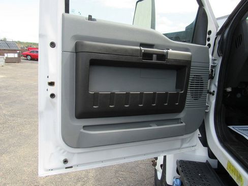 Used 2022 Ford F750 2WD Regular Cab Super Duty image 20