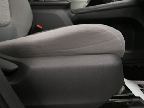 Used 2021 Toyota Sienna LE FWD image 26