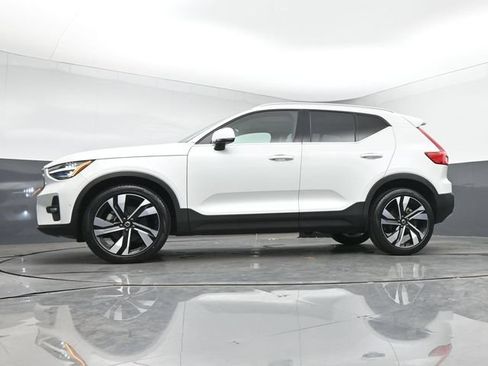 Used 2023 Volvo XC40 B5 Ultimate w/ Protection Package Premier AWD/4WD image 40