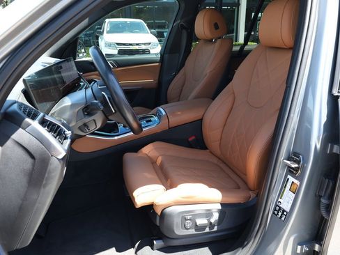 Used 2025 BMW X5 xDrive40i w/ Parking Assistance Package AWD/4WD image 19