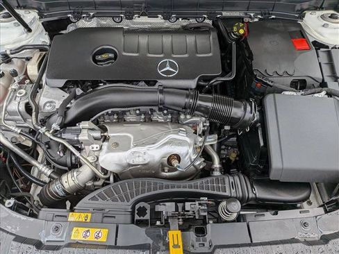 Used 2023 Mercedes-Benz GLB 250 image 22