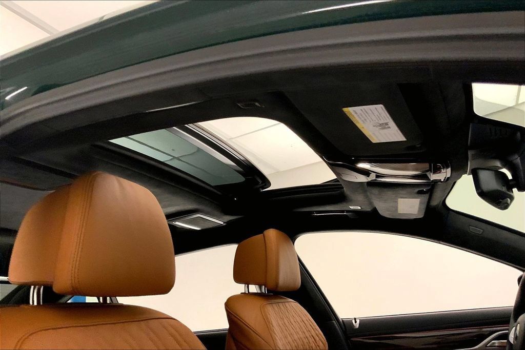 Used 2022 BMW 750i xDrive w/ Luxury Rear Seating Package AWD/4WD image 26