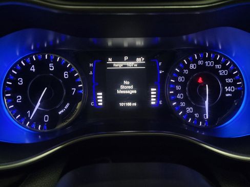 Used 2016 Chrysler 200 Limited w/ Convenience Group FWD image 23