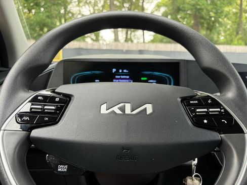 Used 2026 Kia Niro LX FWD image 25