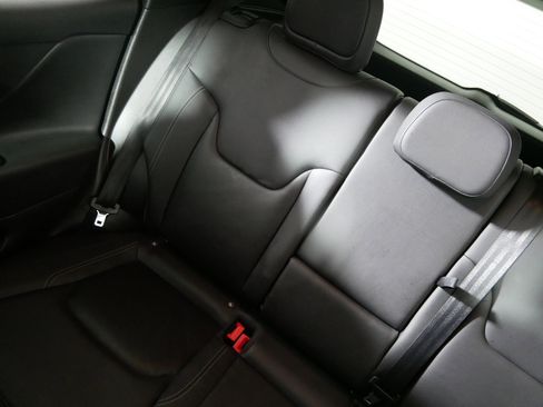 Used 2019 Jeep Renegade Limited image 12