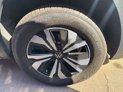 Used 2025 Volkswagen Atlas SE image 5