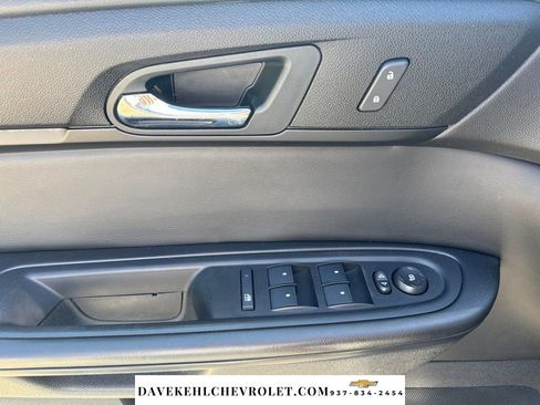 Used 2016 GMC Acadia SLE FWD image 18