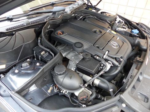 Used 2013 Mercedes-Benz C 250 Sedan image 18