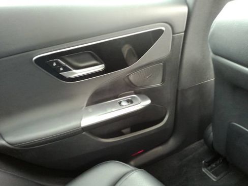 Used 2022 Mercedes-Benz C 300 Sedan image 31