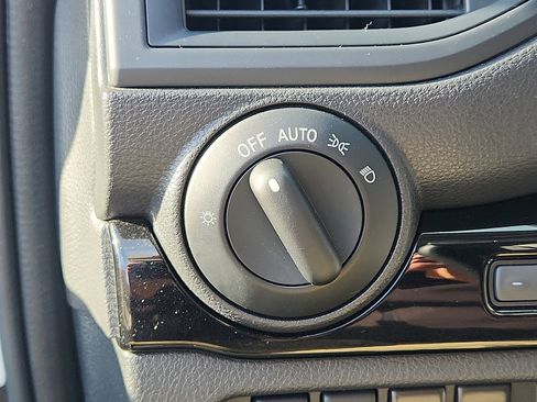 Certified 2024 Nissan Titan SV w/ SV Convenience Package image 26