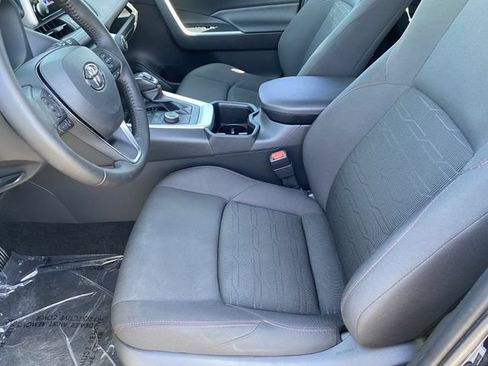 Used 2024 Toyota RAV4 SE w/ Weather & Moonroof Package AWD/4WD image 18