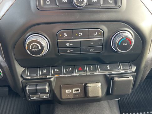 Used 2024 Chevrolet Silverado 2500 Custom w/ Custom Value Package image 22