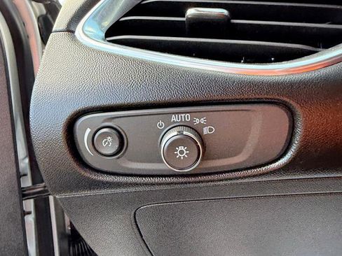 Used 2020 Chevrolet Malibu LT image 14