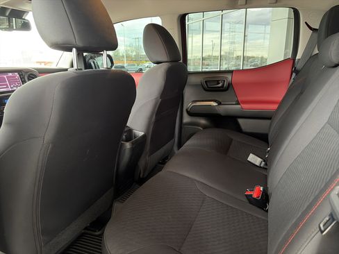 Certified 2021 Toyota Tacoma SR5 image 17