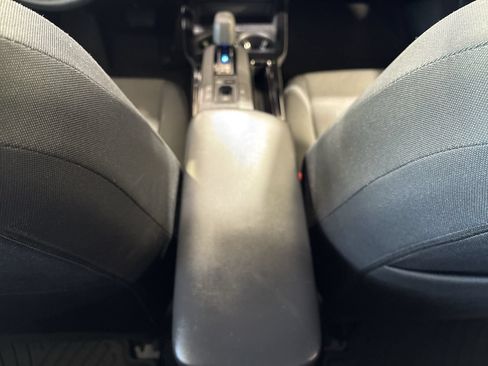 Certified 2024 Toyota Prius LE FWD image 22