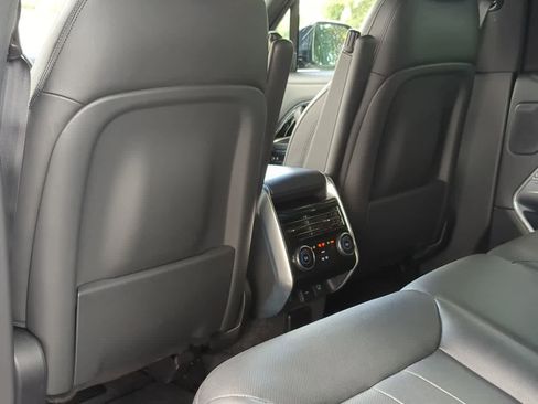 Certified 2025 Land Rover Range Rover SE AWD/4WD image 18