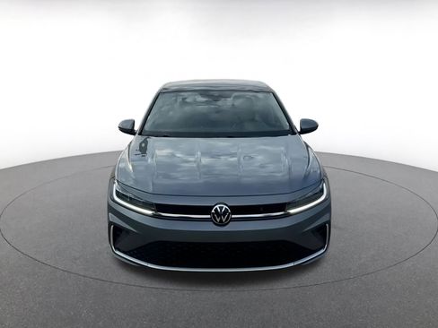 Used 2025 Volkswagen Jetta SE image 4