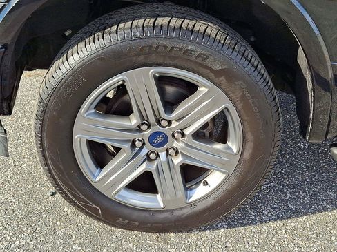 Used 2018 Ford F150 XLT w/ Equipment Group 302A Luxury image 8