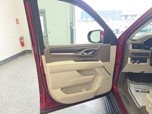 Used 2023 GMC Yukon Denali image 30