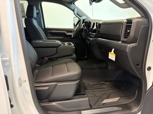 New 2026 Chevrolet Silverado 3500 LT w/ Z71 Chrome Sport Edition AWD/4WD image 26