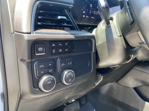 Used 2025 Chevrolet Tahoe LT AWD/4WD image 18