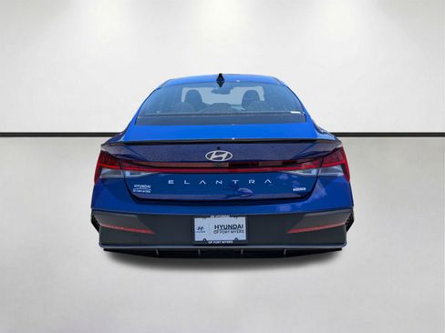 Used 2025 Hyundai Elantra SEL FWD image 5